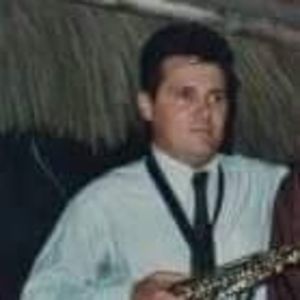 Meet your Posher, Ernesto reyes